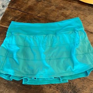 Size 6 regular green Lululemon skirt